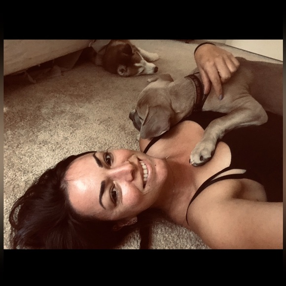 Meet your Posher, Danielle - Picture 1 of 1